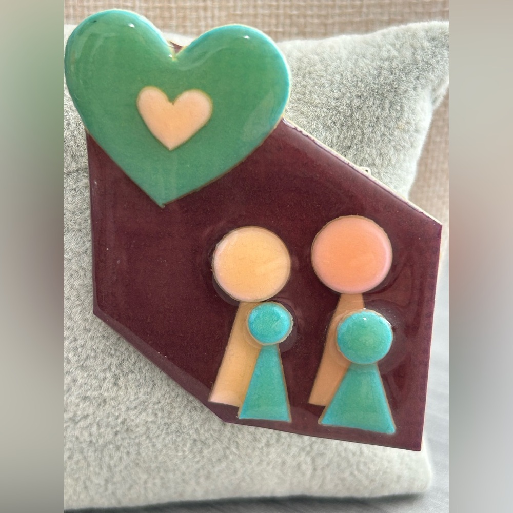 Vintage Lucinda “People Pins” Family Heart Brooch – Signed